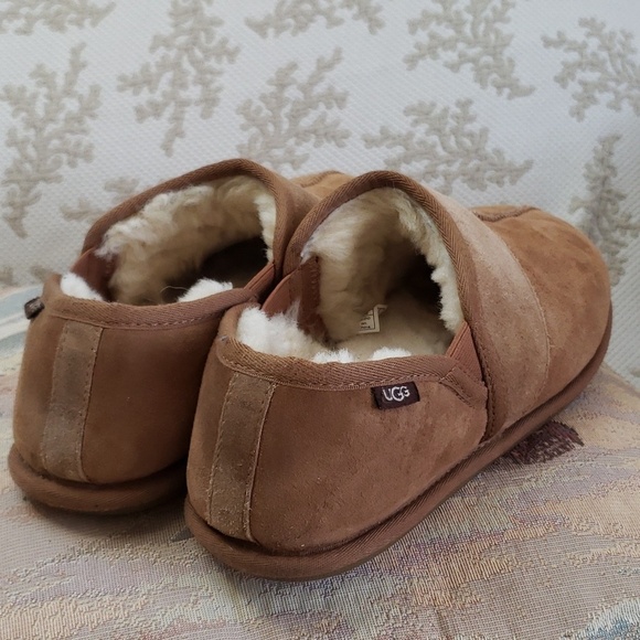 UGG Leisure Slip On Men\'s Suede Sheepskin Slipper Tan, Size 10